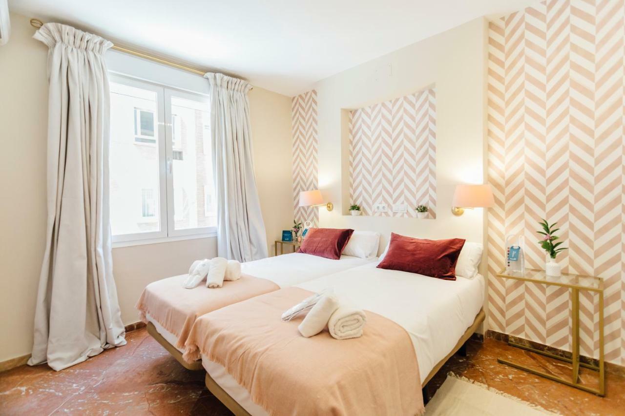 Stylish And Wide- 3Bdr 3Bth- Los Remedios Seville Ngoại thất bức ảnh