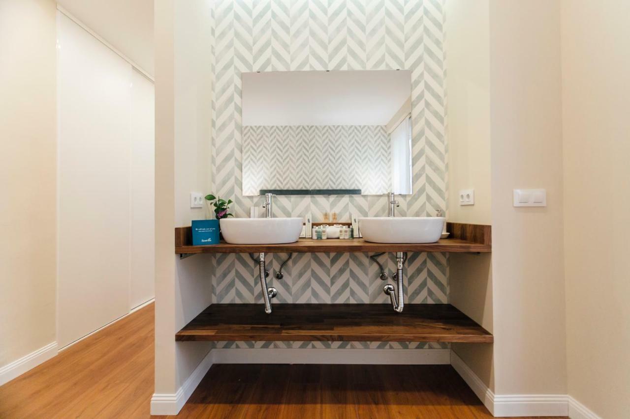 Stylish And Wide- 3Bdr 3Bth- Los Remedios Seville Ngoại thất bức ảnh