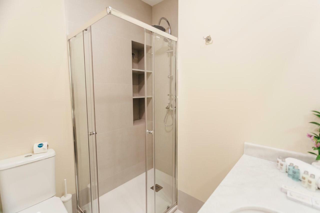 Stylish And Wide- 3Bdr 3Bth- Los Remedios Seville Ngoại thất bức ảnh