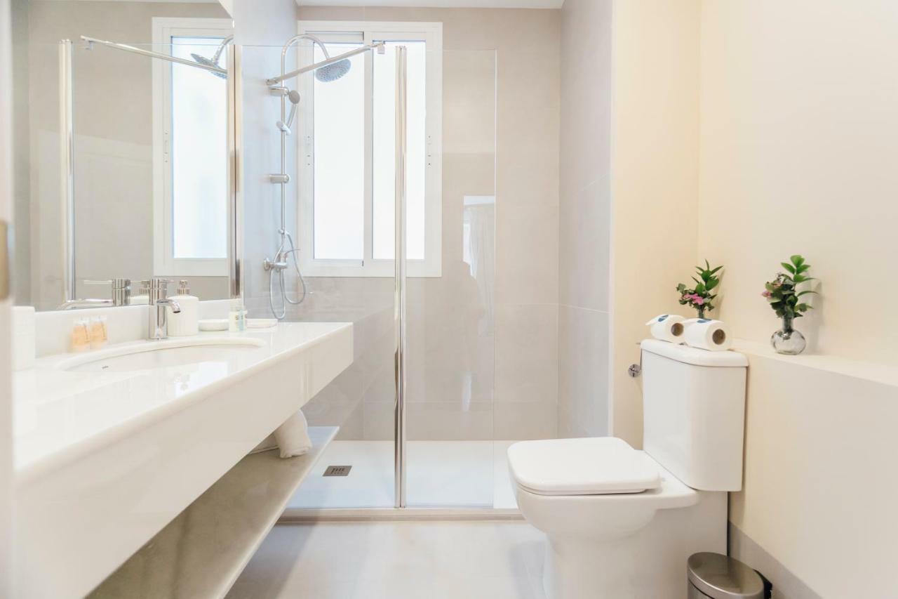 Stylish And Wide- 3Bdr 3Bth- Los Remedios Seville Ngoại thất bức ảnh